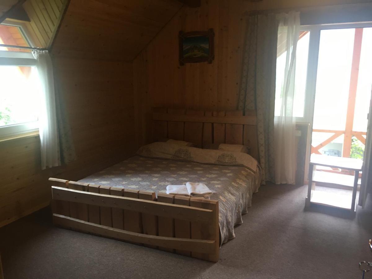 Guest House Zatishniy Dvir Γιαρέμτσε Εξωτερικό φωτογραφία